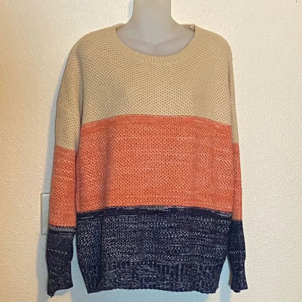 Merokeety Fashion Colorblock Crewneck Sweater in Cream, Coral & Navy